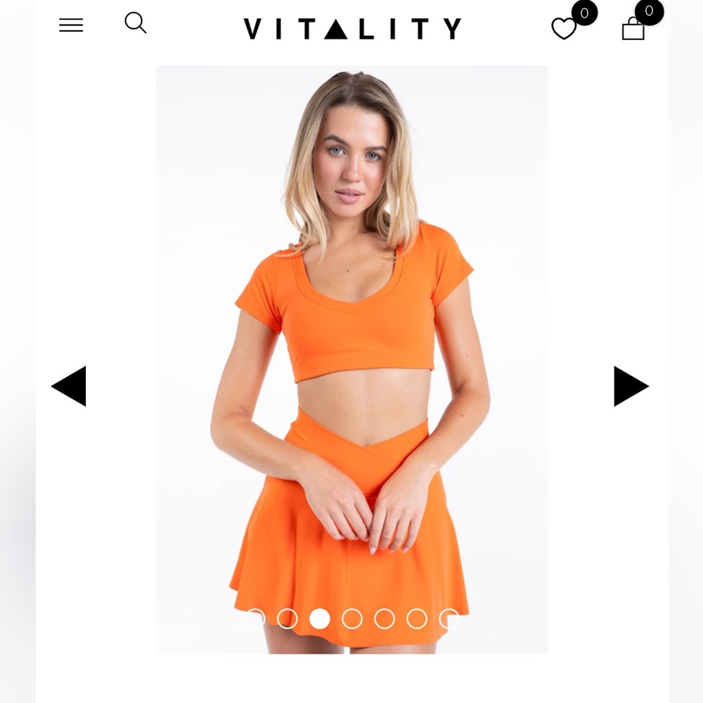 Cloud ll V cropped tee, Color peach, size medium